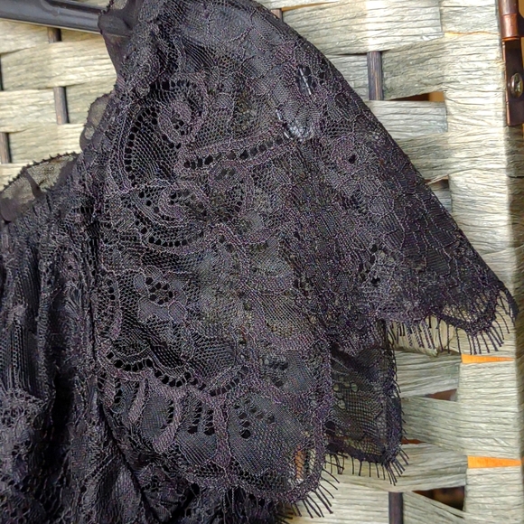 White House Black Market Flutter Sleeve Blouse Size XS - Picture 3 of 10